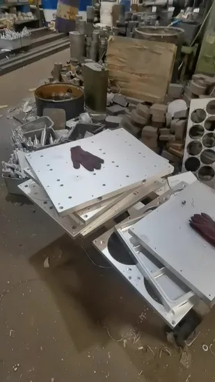 プラスチックカップ製造用金型用熱成形機(3ライン)