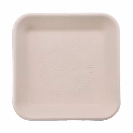 サトウキビパルプを使用した使い捨ての角型フードプレートです。環境に優しい食器です。